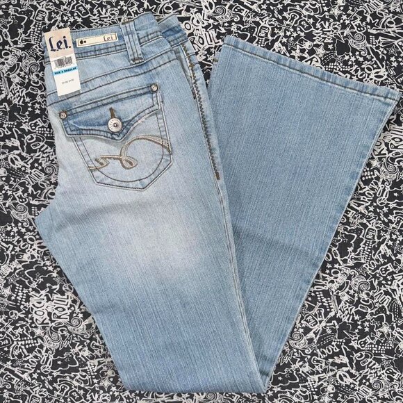 lei Denim - 👖 Deadstock Y2K L.E.I. low-rise flare jeans (approx Women’s US 2–4)